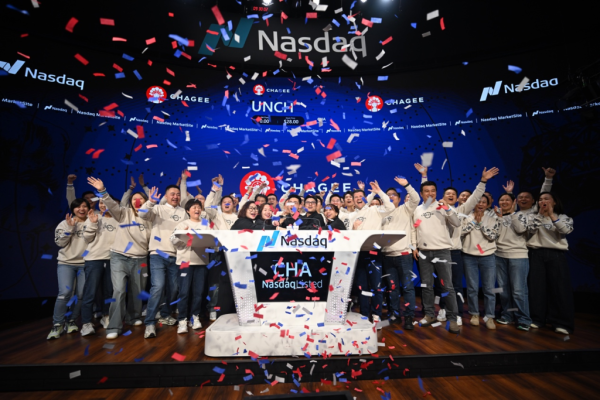 广瑞网 霸王茶姬成美股“中国茶饮第一股”：首日涨近16%，市值60亿美元